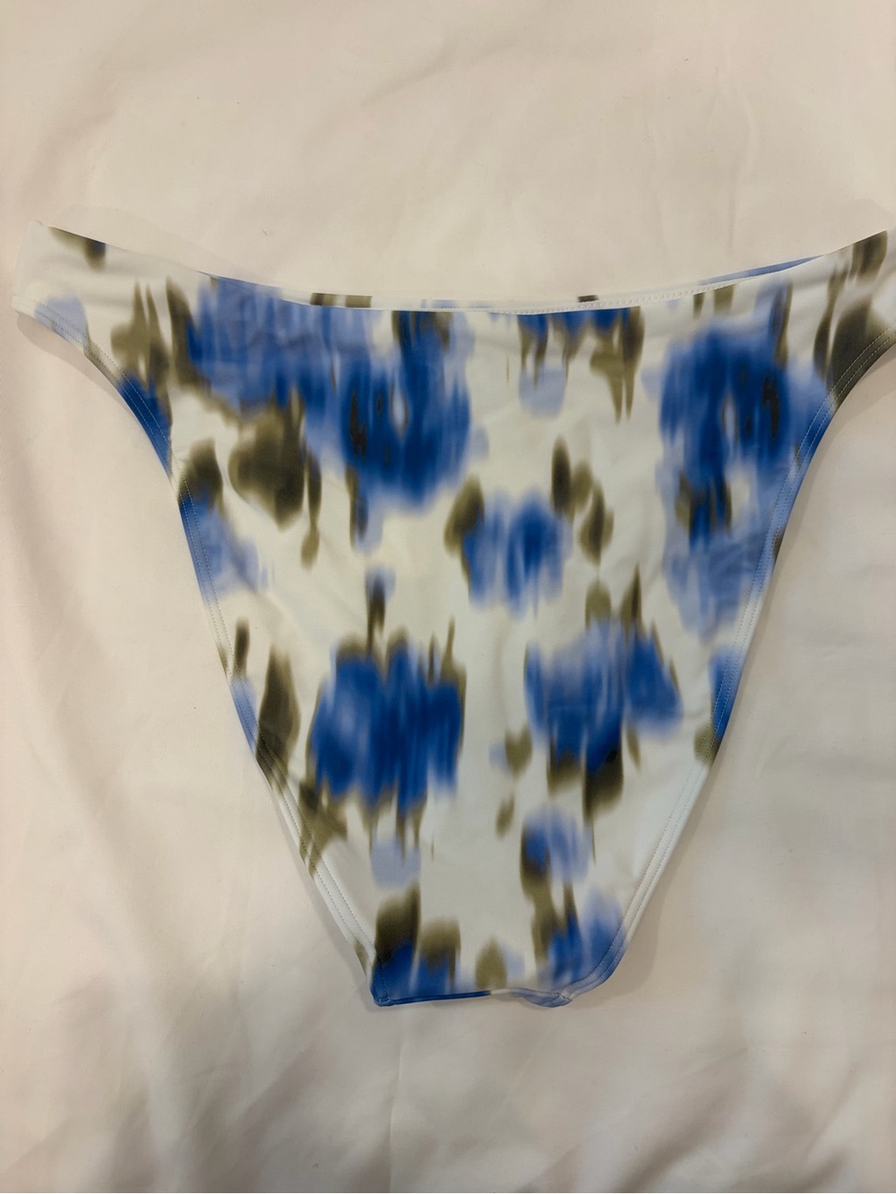 Mid Rise High-Leg Moderate Bikini Bottom🩵 - Picture 6 of 8